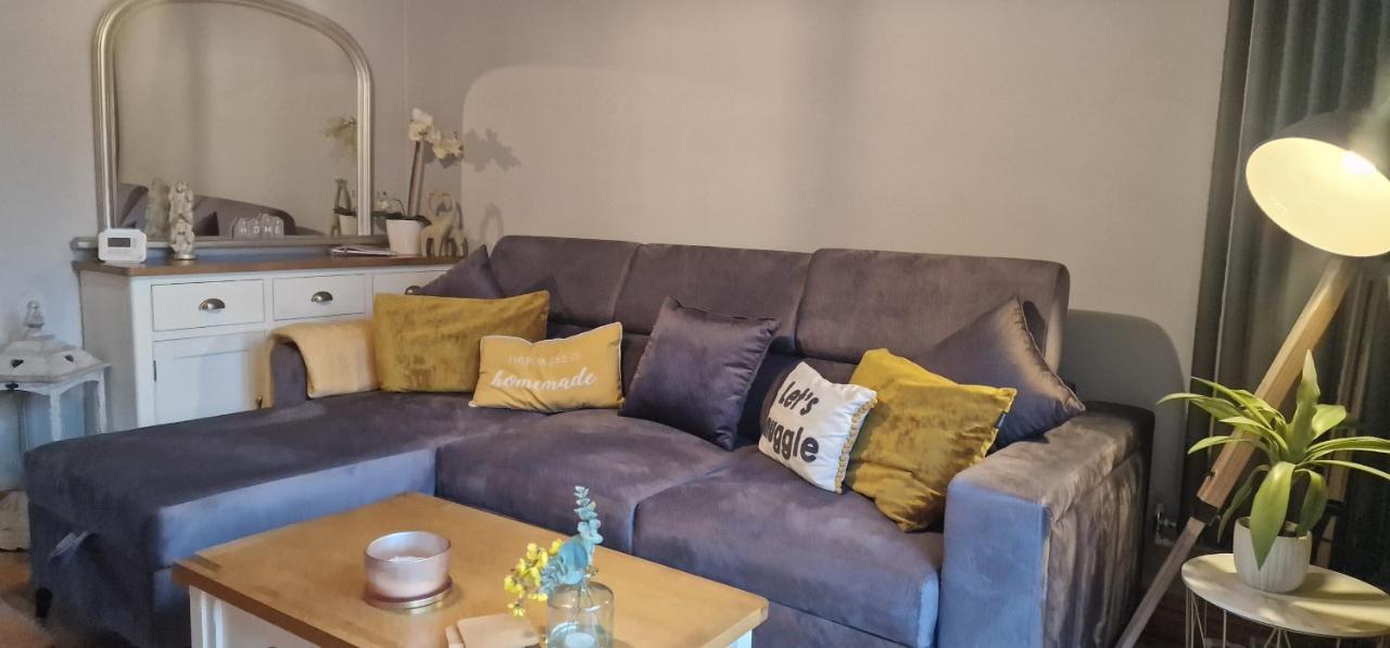 Country Style, 2 Bedroom House, Parking And Superb Location NWI Exteriér fotografie