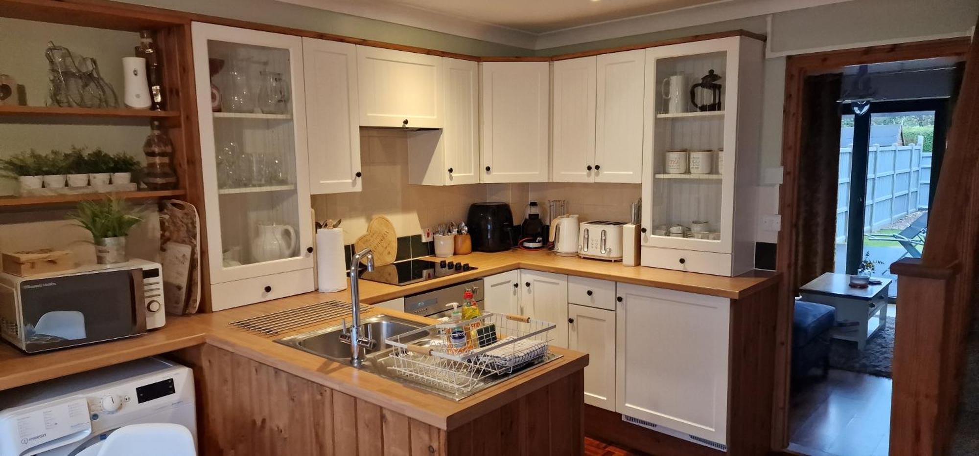 Country Style, 2 Bedroom House, Parking And Superb Location NWI Exteriér fotografie